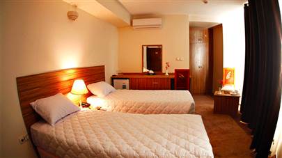 اتاق دو تخته تویین هتل نصیرالملک شیراز